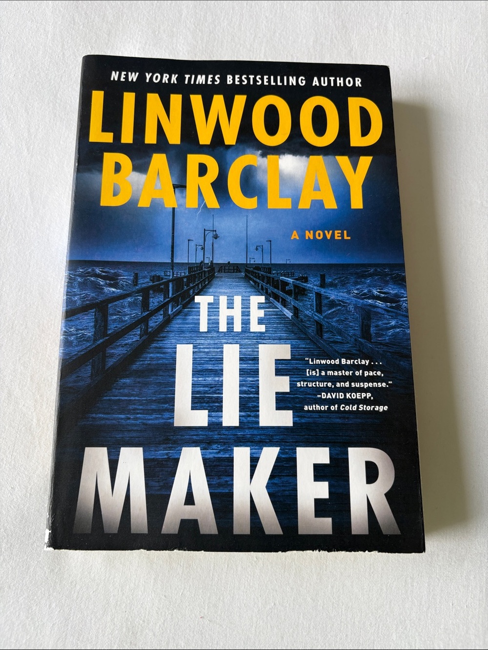 Linwood Barclay "The Lie Maker" Paperback Novel - Blue Black Cover
